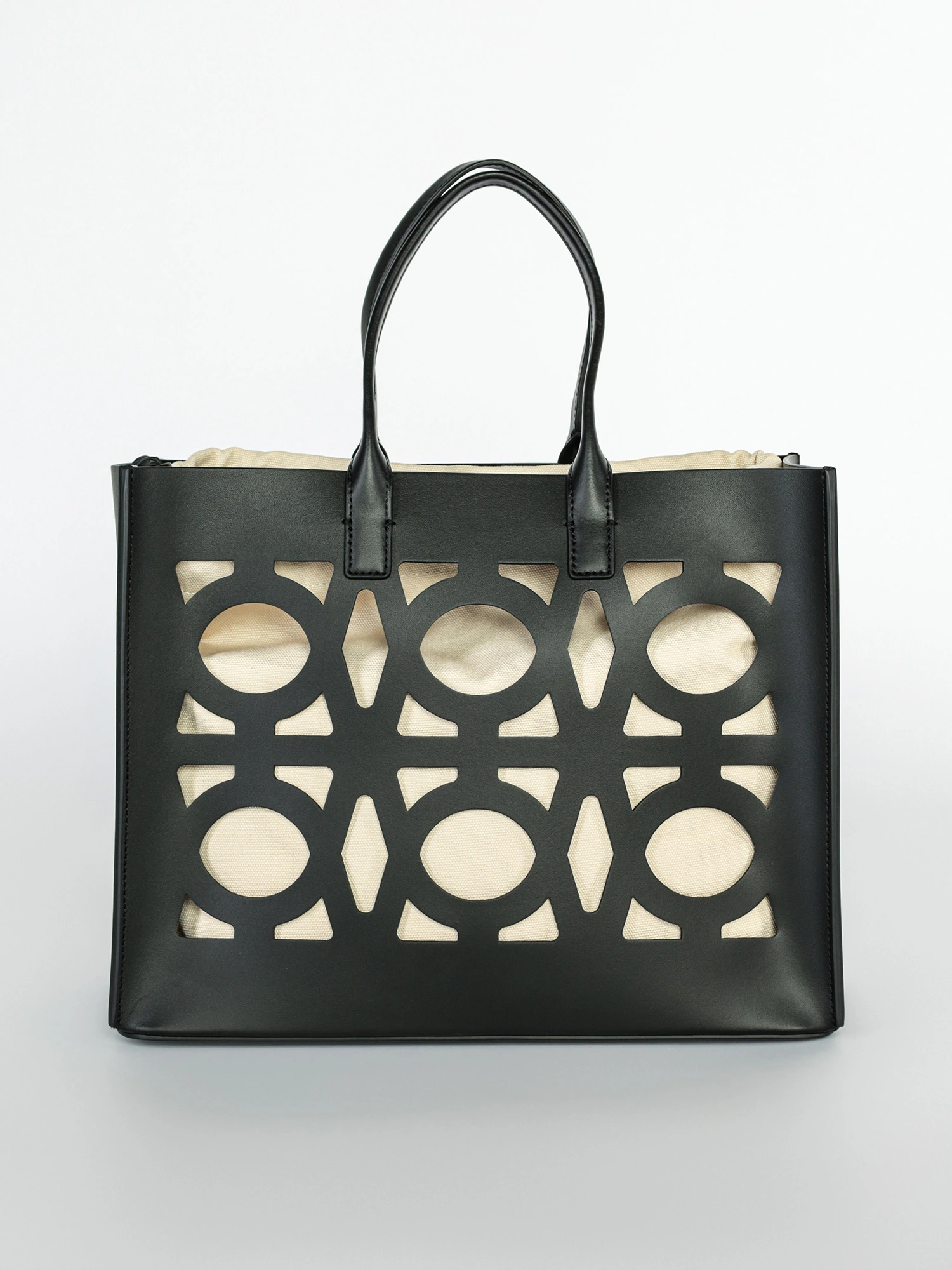 Сумка-шоппер черного цвета с узором